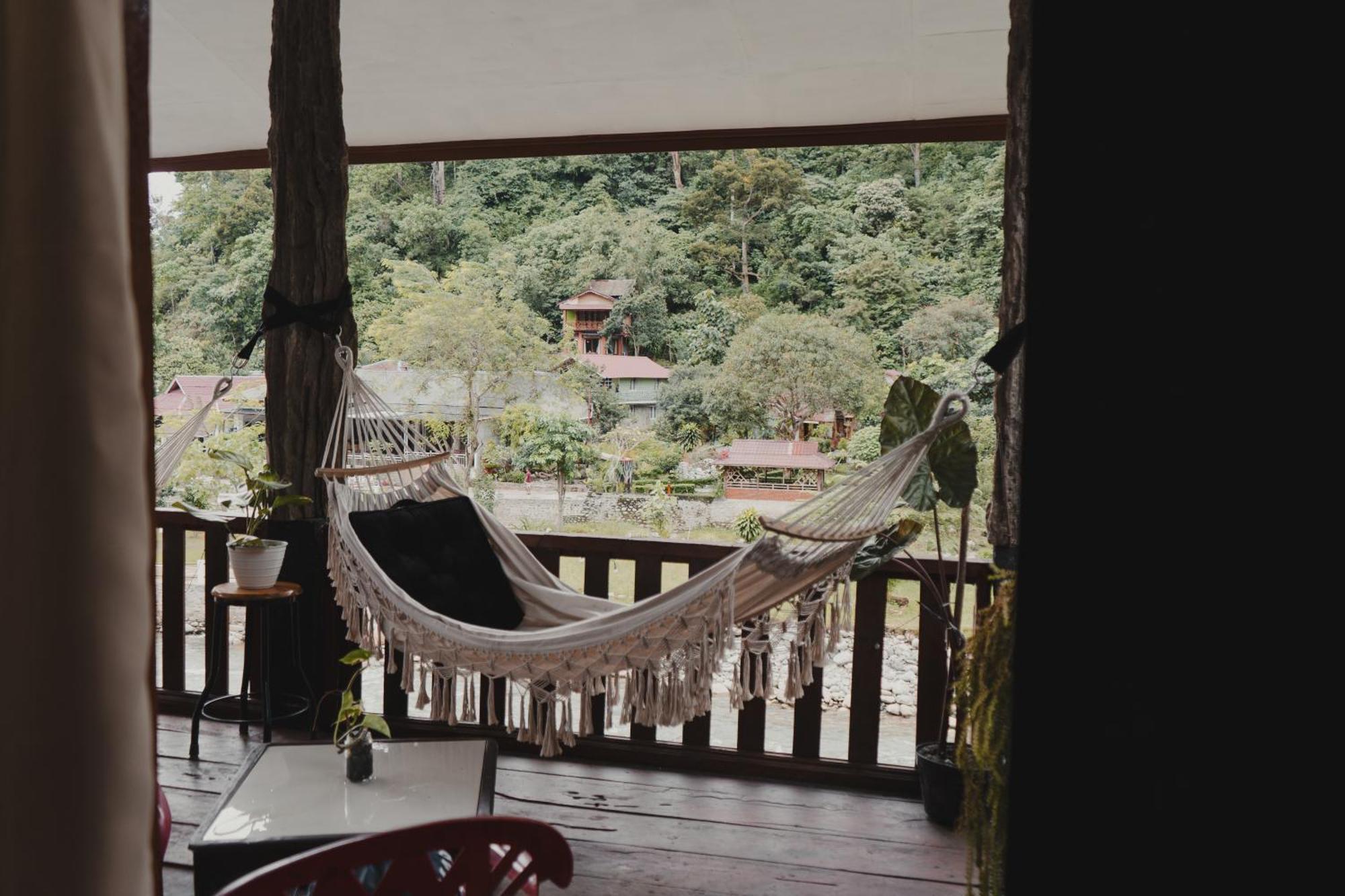 Charlys Little House Hotel บูกิตลาวัง ภายนอก รูปภาพ