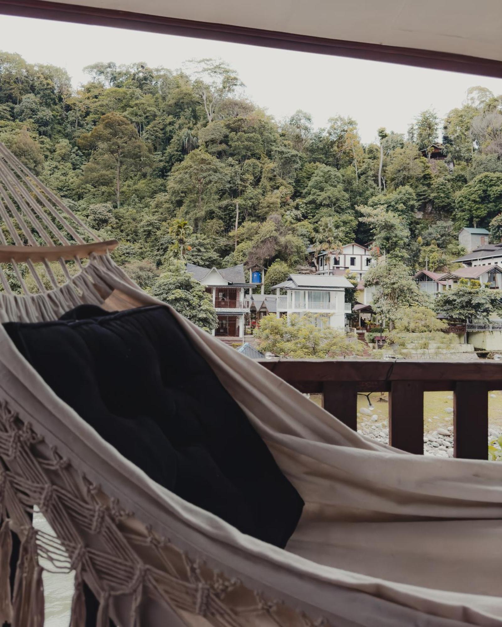 Charlys Little House Hotel บูกิตลาวัง ภายนอก รูปภาพ